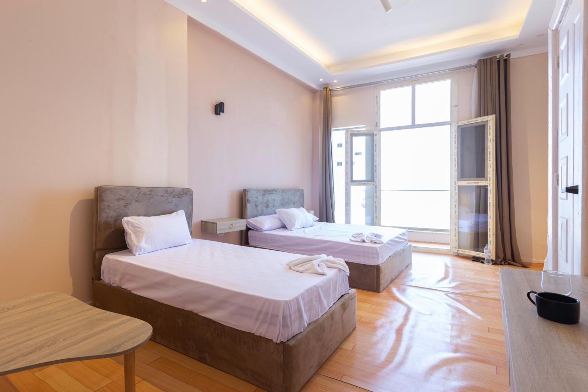 Hyat Hostel & Suites Alexandria Exterior photo